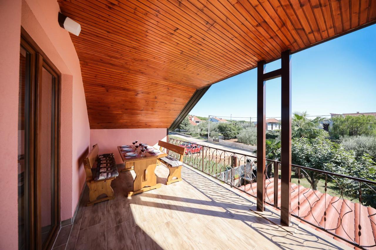 Apartment Ruza Sukošan エクステリア 写真