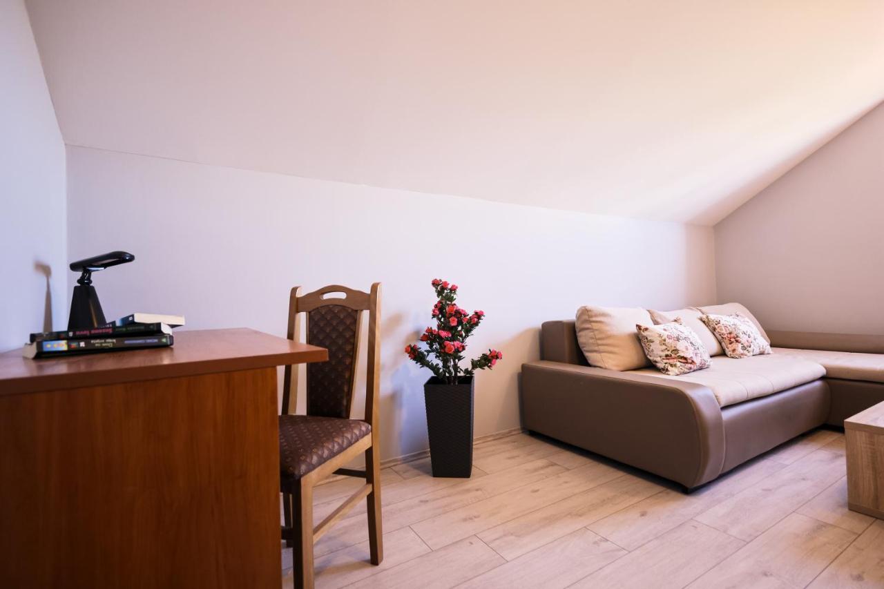 Apartment Ruza Sukošan エクステリア 写真