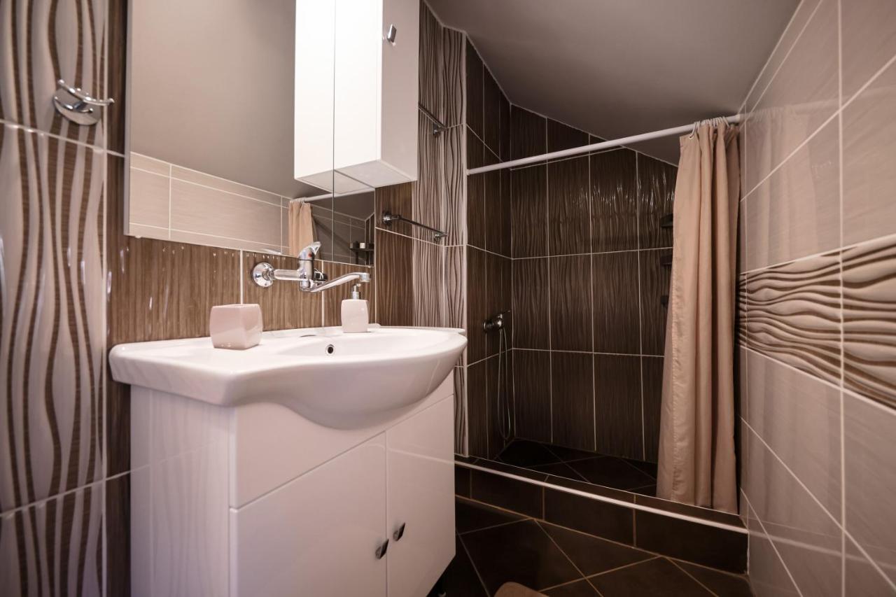 Apartment Ruza Sukošan エクステリア 写真