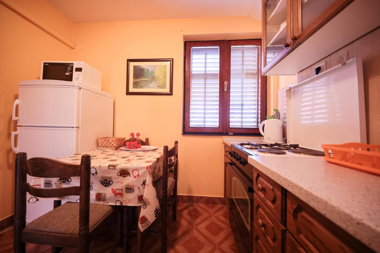 Apartment Ruza Sukošan エクステリア 写真